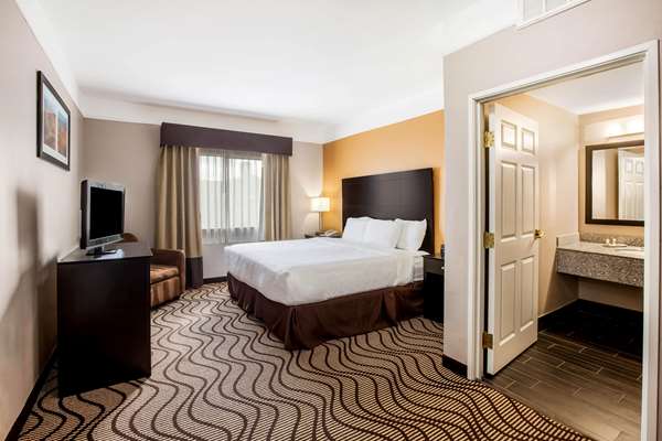Suite - La Quinta Inn & Suites Pasadena