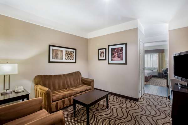  - La Quinta Inn & Suites Pasadena