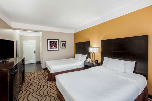  - La Quinta Inn & Suites Pasadena