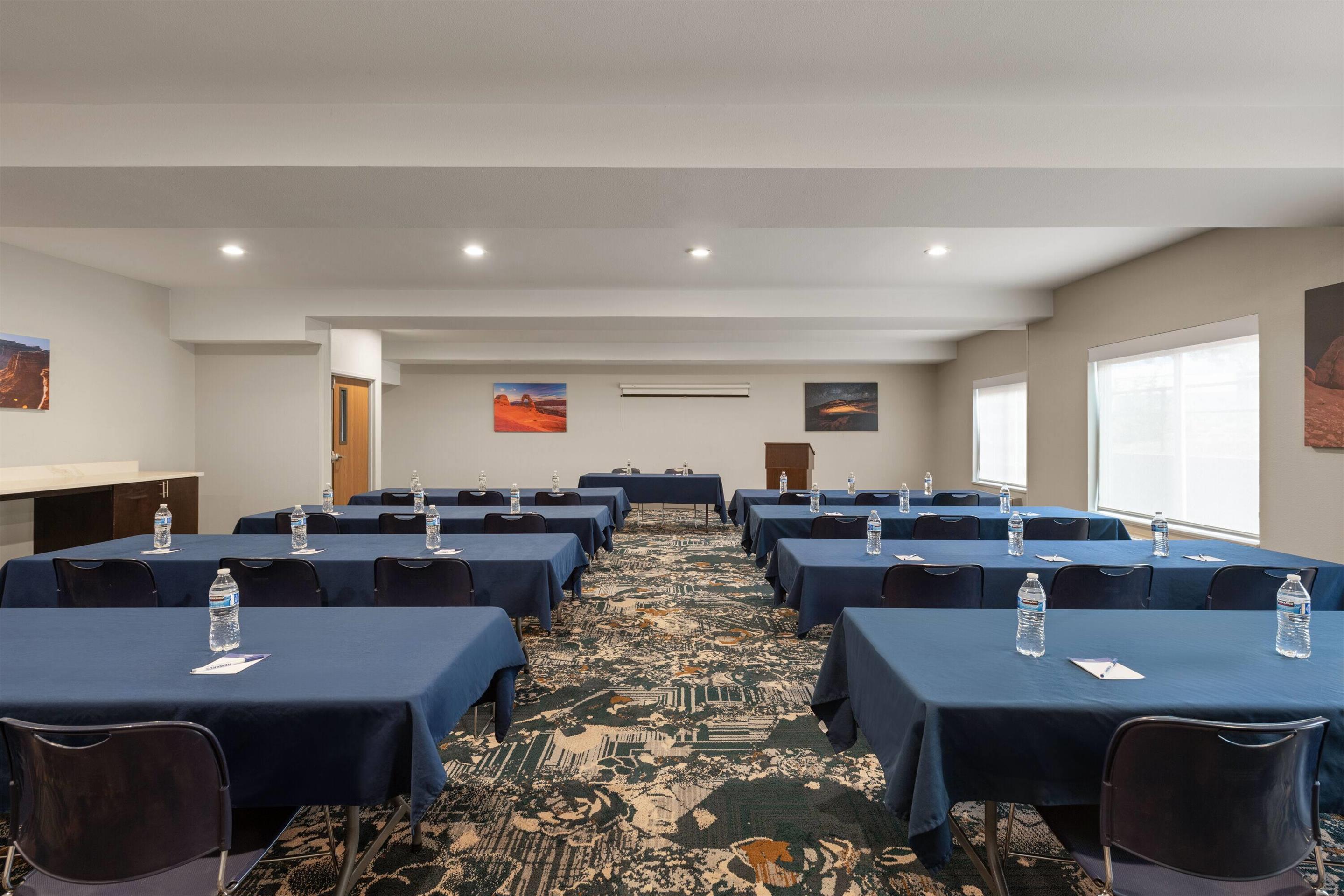 Meeting Room | La Quinta Inn & Suites by Wyndham Moab