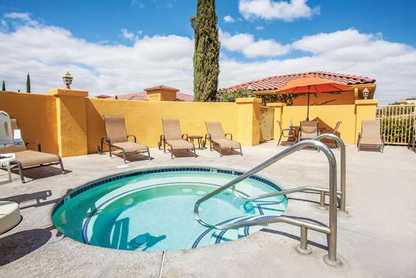 Pool - La Quinta Inn & Suites Paso Robles