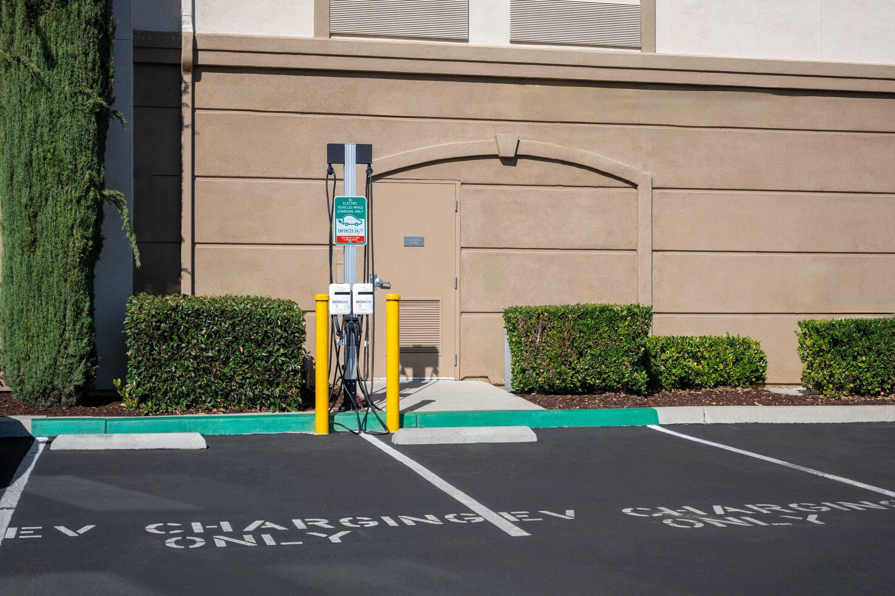 Undefined | La Quinta Inn & Suites by Wyndham Paso Robles