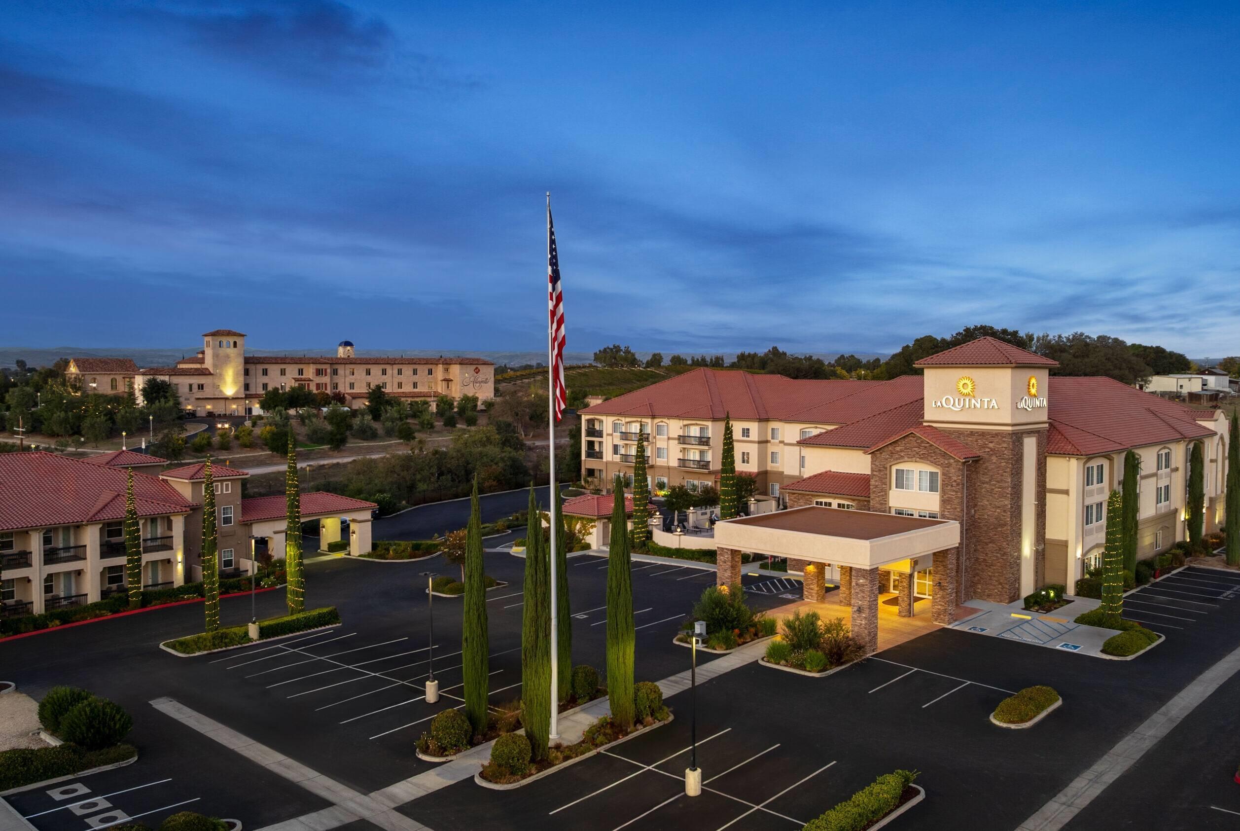 Exterior | La Quinta Inn & Suites by Wyndham Paso Robles