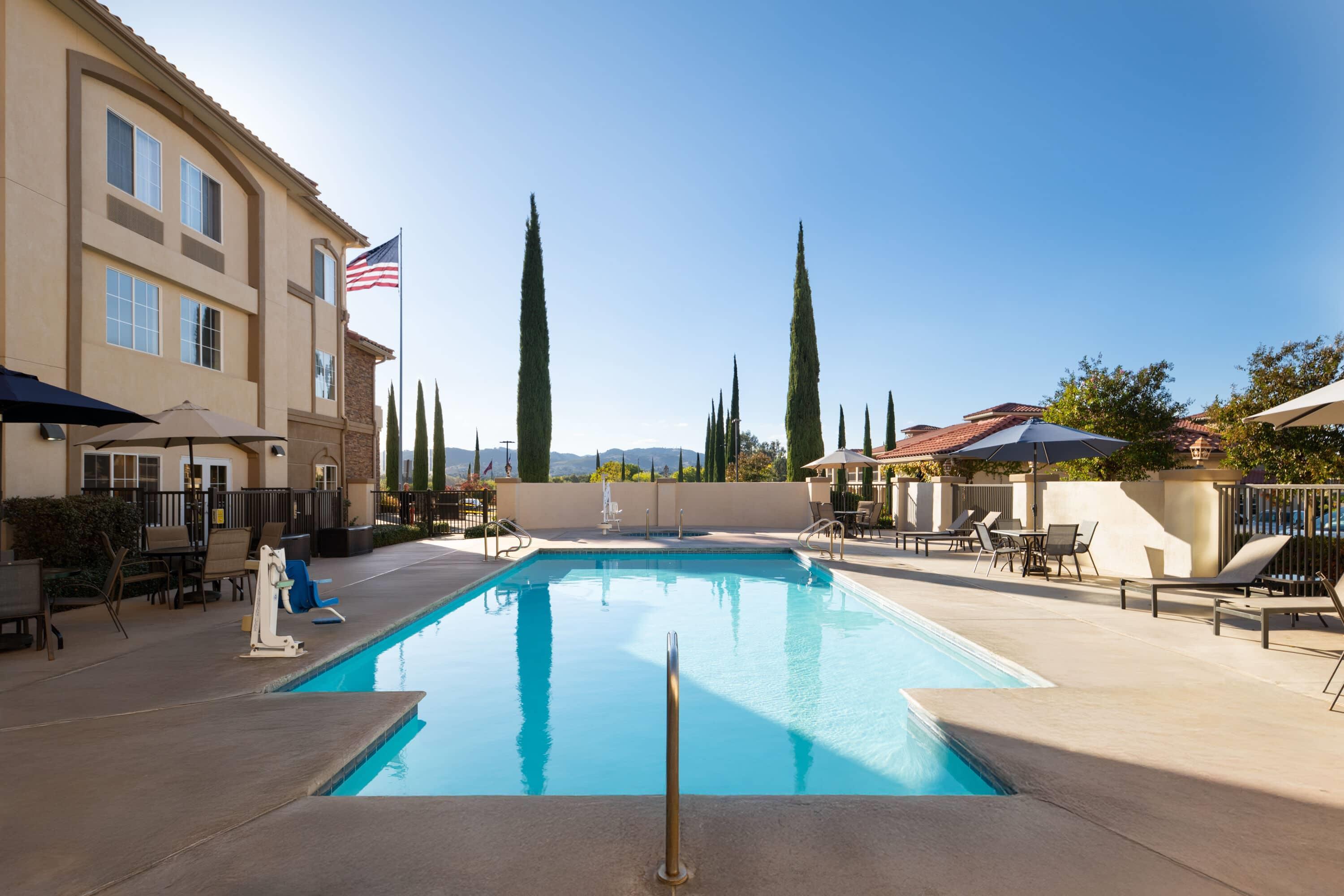 Pool - indoor | La Quinta Inn & Suites by Wyndham Paso Robles