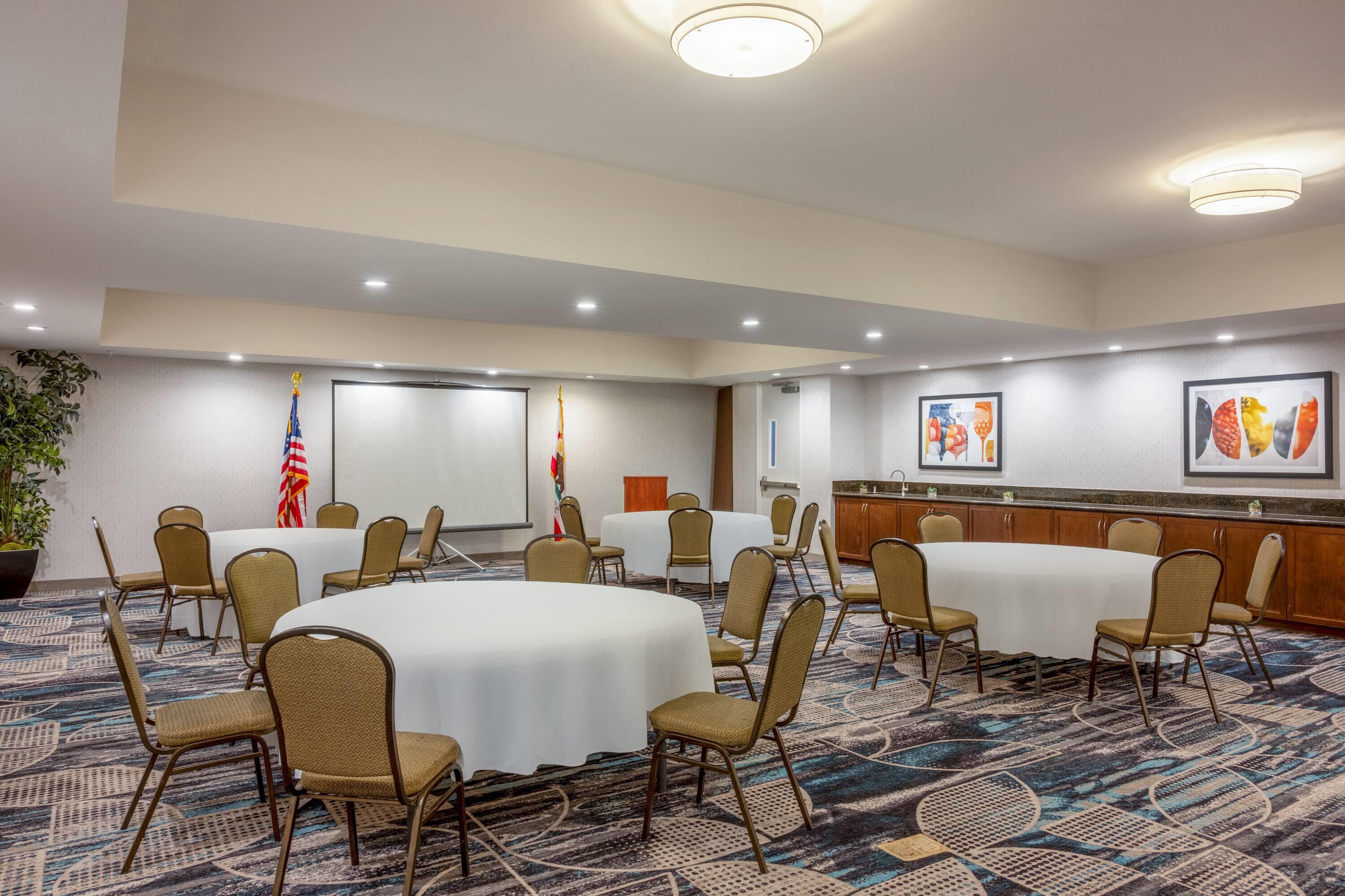 Meeting Room | La Quinta Inn & Suites by Wyndham Paso Robles