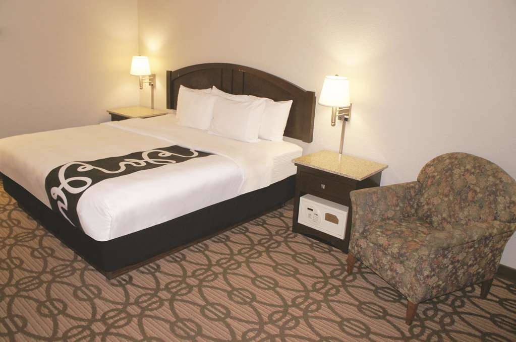 LA QUINTA INN SPRINGFIELD SOUTH-guestroom-Guest Room,Suite,On-Site.jpg