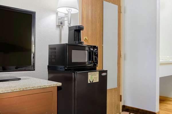  - La Quinta Inn Southwest Springfield