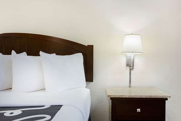  - La Quinta Inn Southwest Springfield