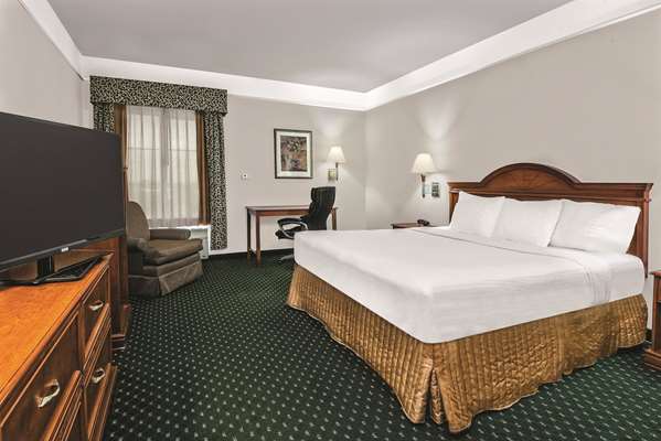 - La Quinta Inn & Suites Stephenville