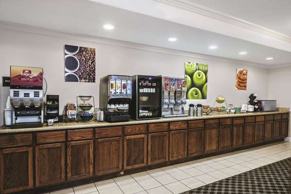  - La Quinta Inn & Suites Stephenville