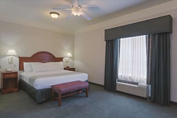 Suite - La Quinta Inn & Suites Airport Fort Myers - I-75, Exit 131