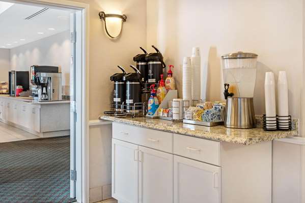  - La Quinta Inn & Suites Airport Fort Myers - I-75, Exit 131