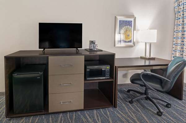  - La Quinta Inn & Suites West Phoenix - I-10, Exit 137 & 139