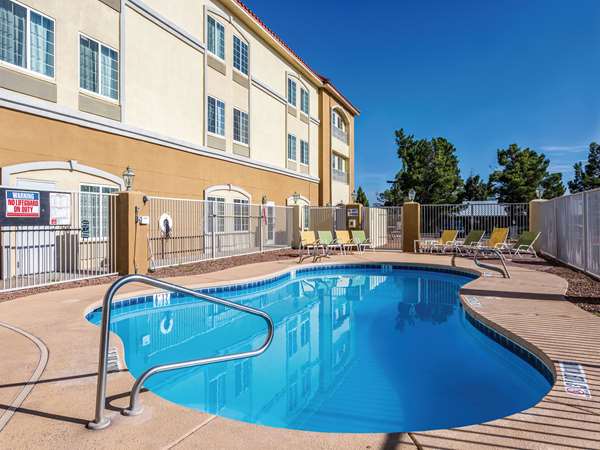 Pool - La Quinta Inn & Suites Deming - I-10, Exit 85