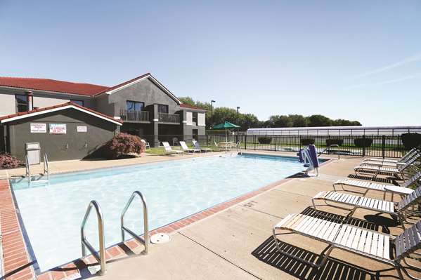 Pool - La Quinta Inn Sandusky