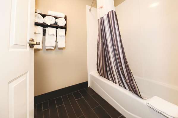  - La Quinta Inn Sandusky