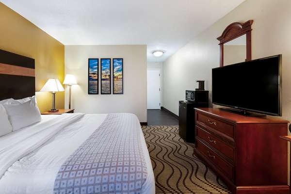  - La Quinta Inn Sandusky