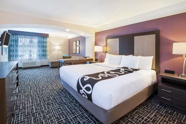  - La Quinta Inn & Suites Cincinnati Airport Florence - I-71 & I-75, Exit 182