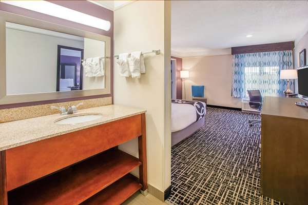  - La Quinta Inn & Suites Cincinnati Airport Florence - I-71 & I-75, Exit 182