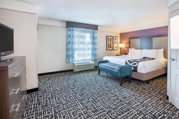  - La Quinta Inn & Suites Cincinnati Airport Florence - I-71 & I-75, Exit 182