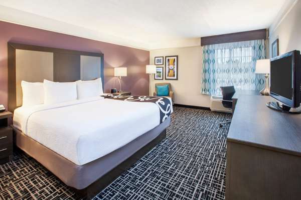  - La Quinta Inn & Suites Cincinnati Airport Florence - I-71 & I-75, Exit 182