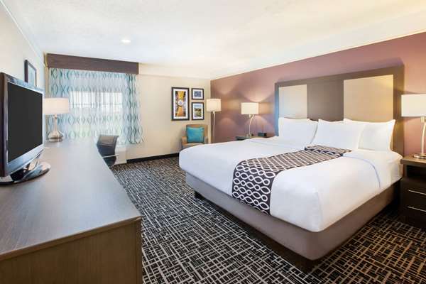  - La Quinta Inn & Suites Cincinnati Airport Florence - I-71 & I-75, Exit 182