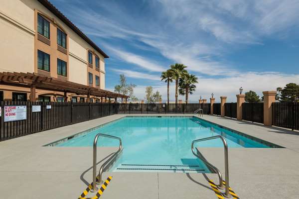 Pool - La Quinta Inn & Suites Airport South Las Vegas