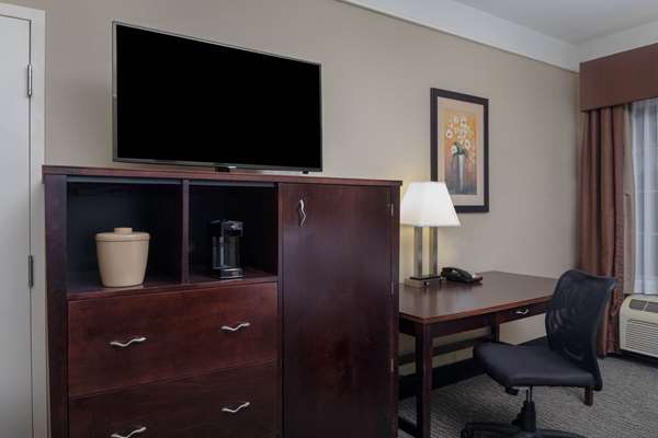  - La Quinta Inn & Suites Pooler - I-95, Exit 102