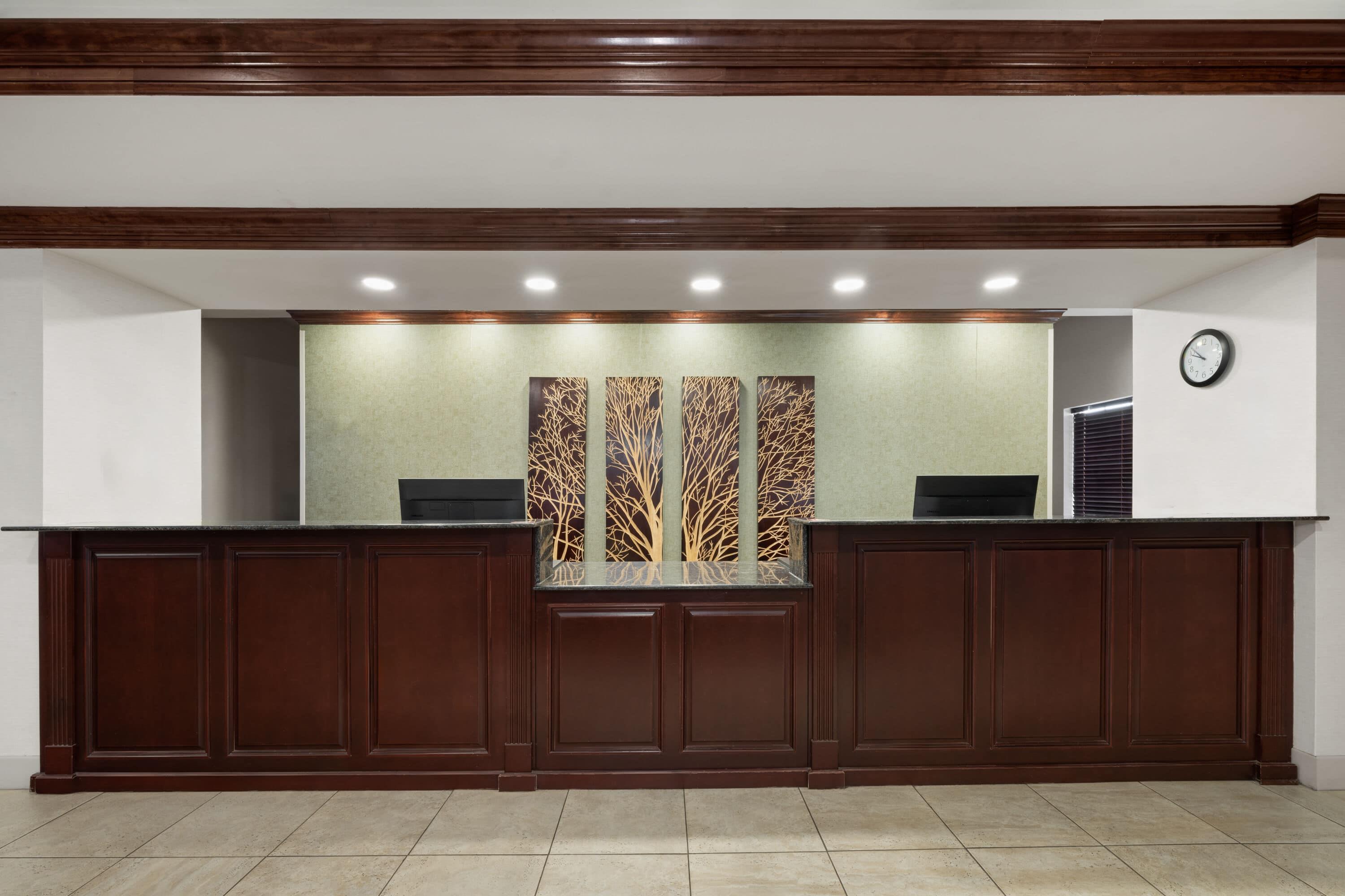 Reception | La Quinta by Wyndham Savannah Airport - Pooler