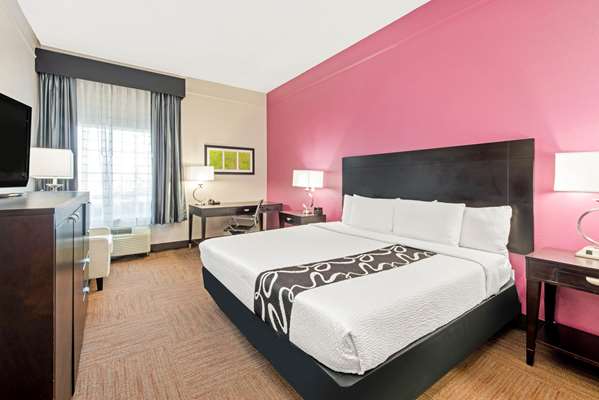  - La Quinta Inn & Suites Winnie - I-10, Exit 829