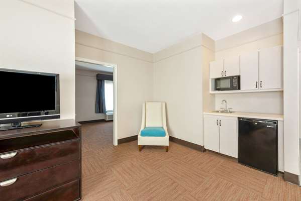 Suite - La Quinta Inn & Suites Winnie - I-10, Exit 829