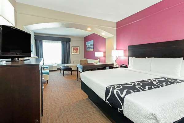 Suite - La Quinta Inn & Suites Winnie - I-10, Exit 829