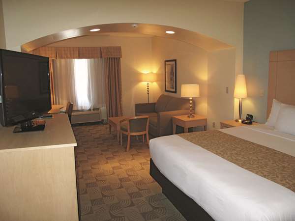  - La Quinta Inn & Suites Tucumcari - I-40, Exit 332