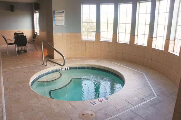 Pool - La Quinta Inn & Suites Tucumcari - I-40, Exit 332