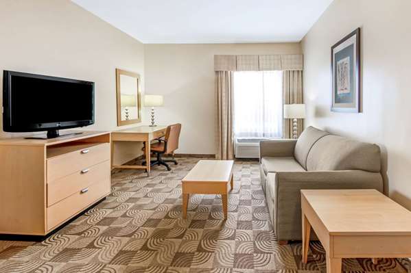  - La Quinta Inn & Suites Tucumcari - I-40, Exit 332