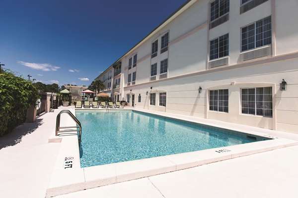 Pool - La Quinta Inn & Suites Panama City Beach