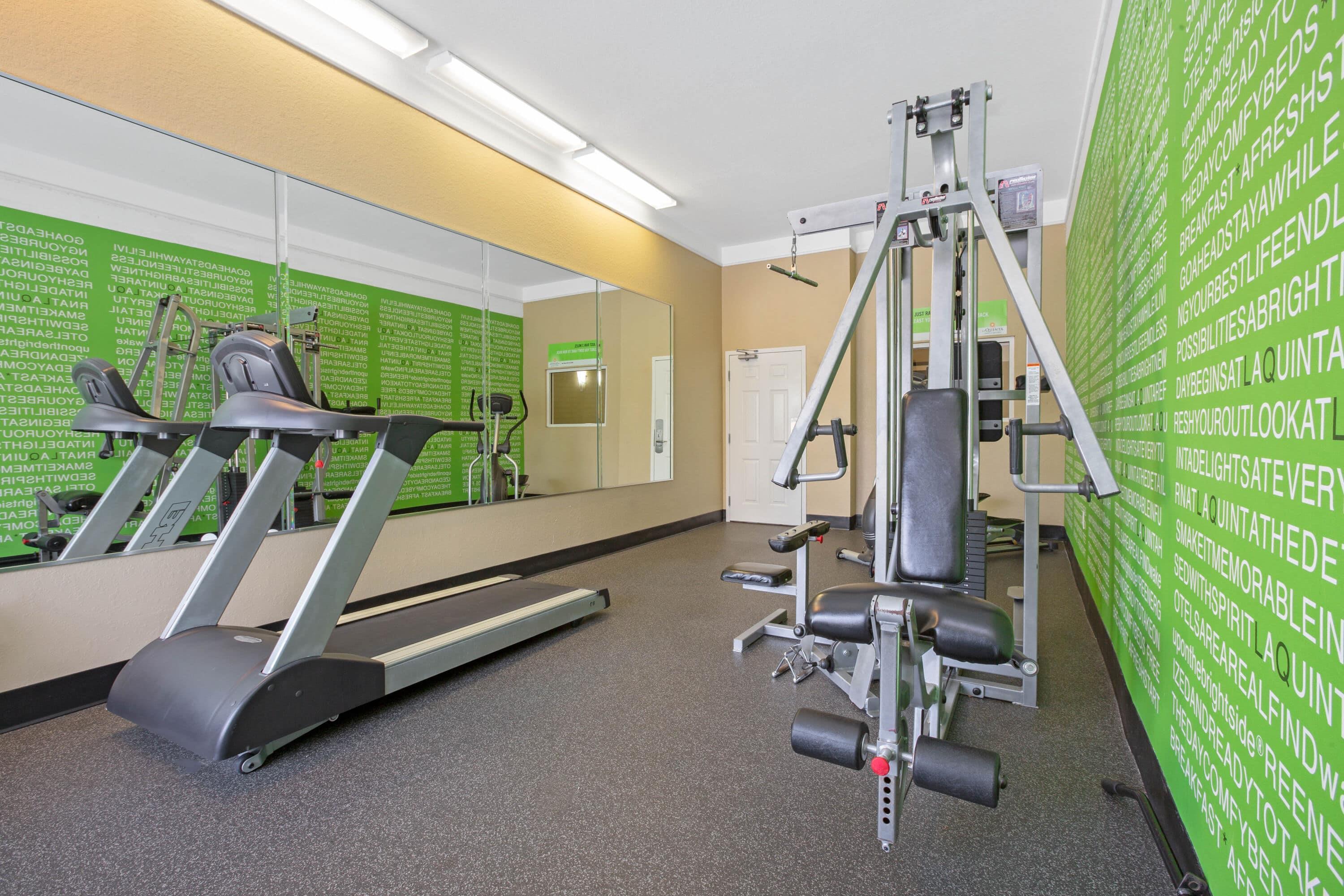 Health club fitness center gym | La Quinta Inn & Suites by Wyndham Pearland - Houston South