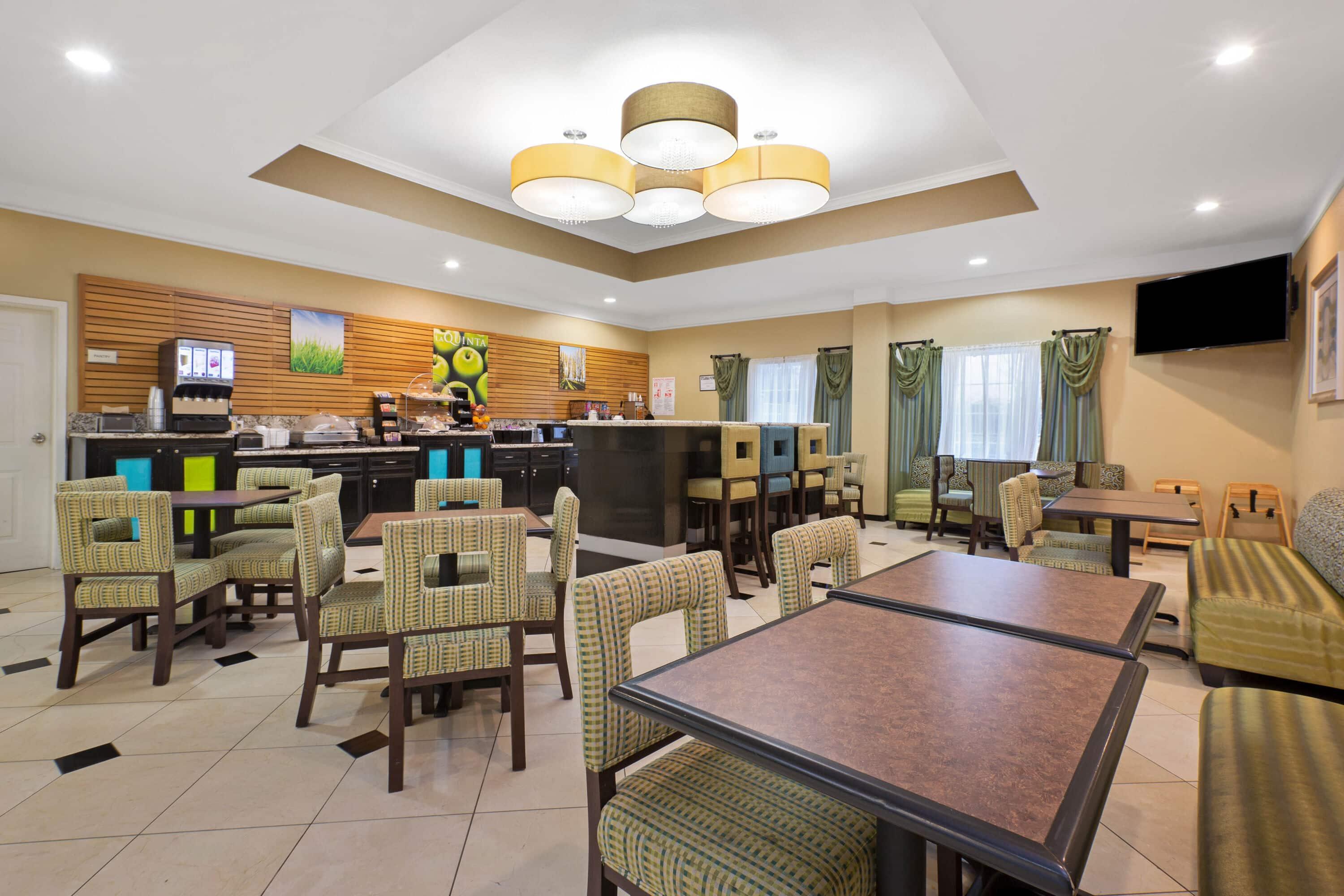 Property amenity | La Quinta Inn & Suites by Wyndham Pearland - Houston South