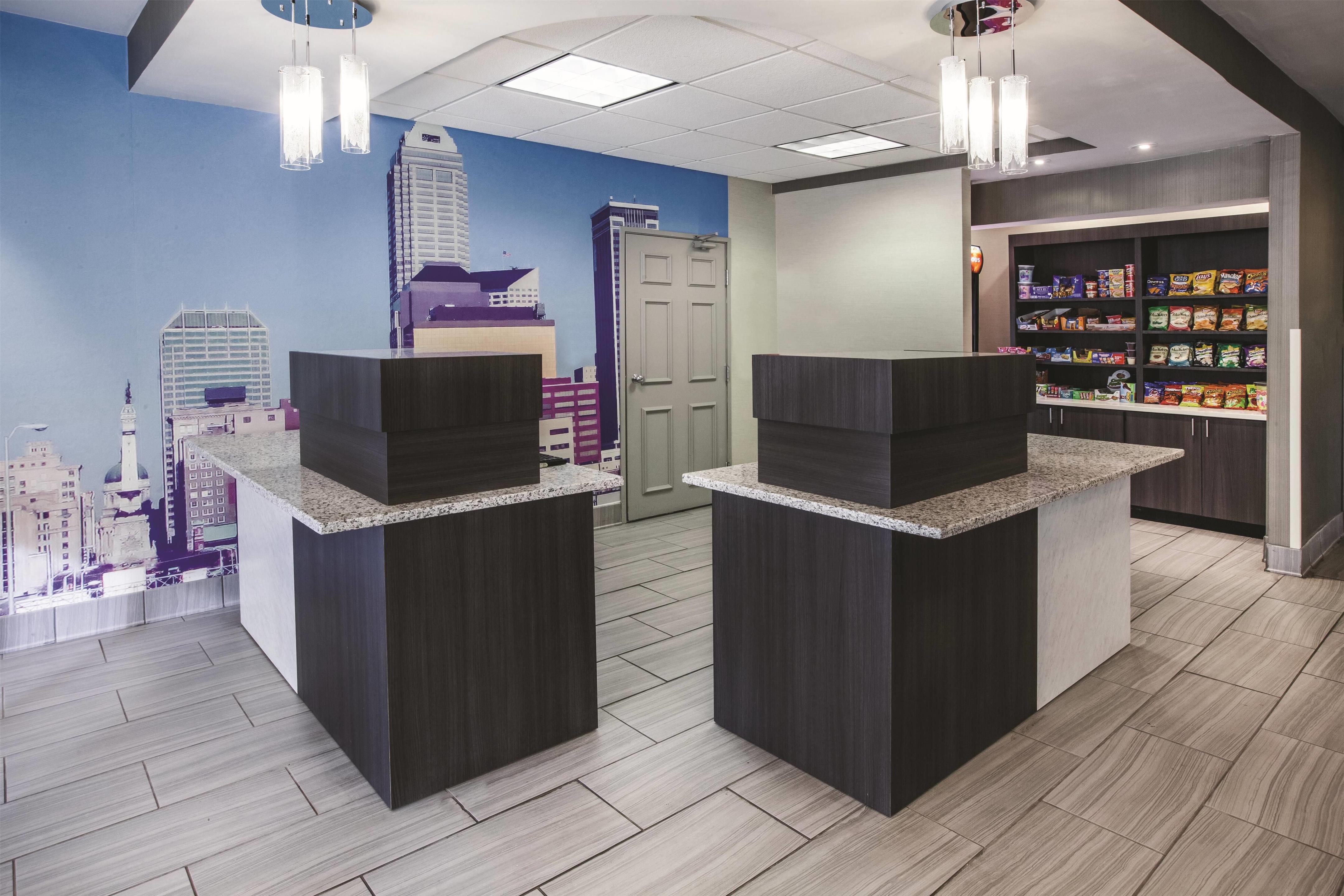Lobby | La Quinta Inn by Wyndham Indianapolis North at Pyramids
