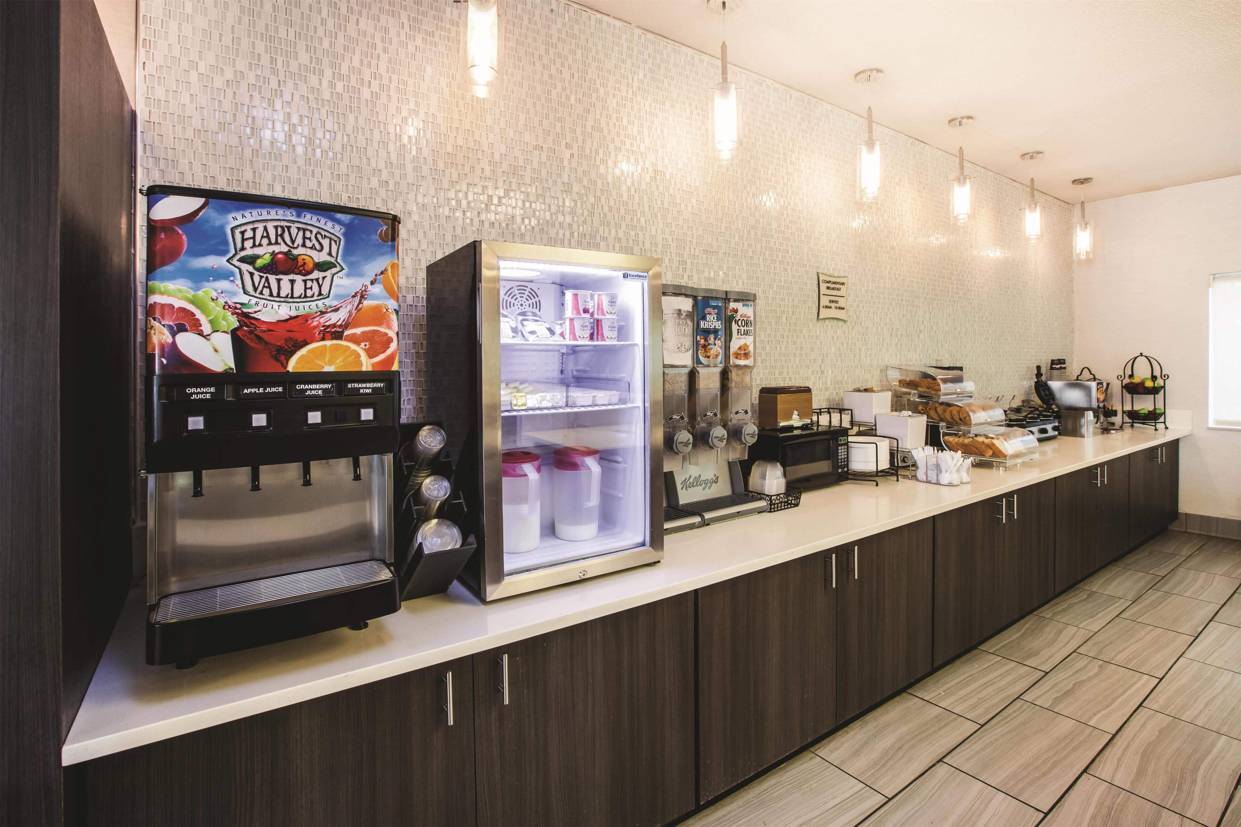 Property amenity | La Quinta Inn by Wyndham Indianapolis North at Pyramids