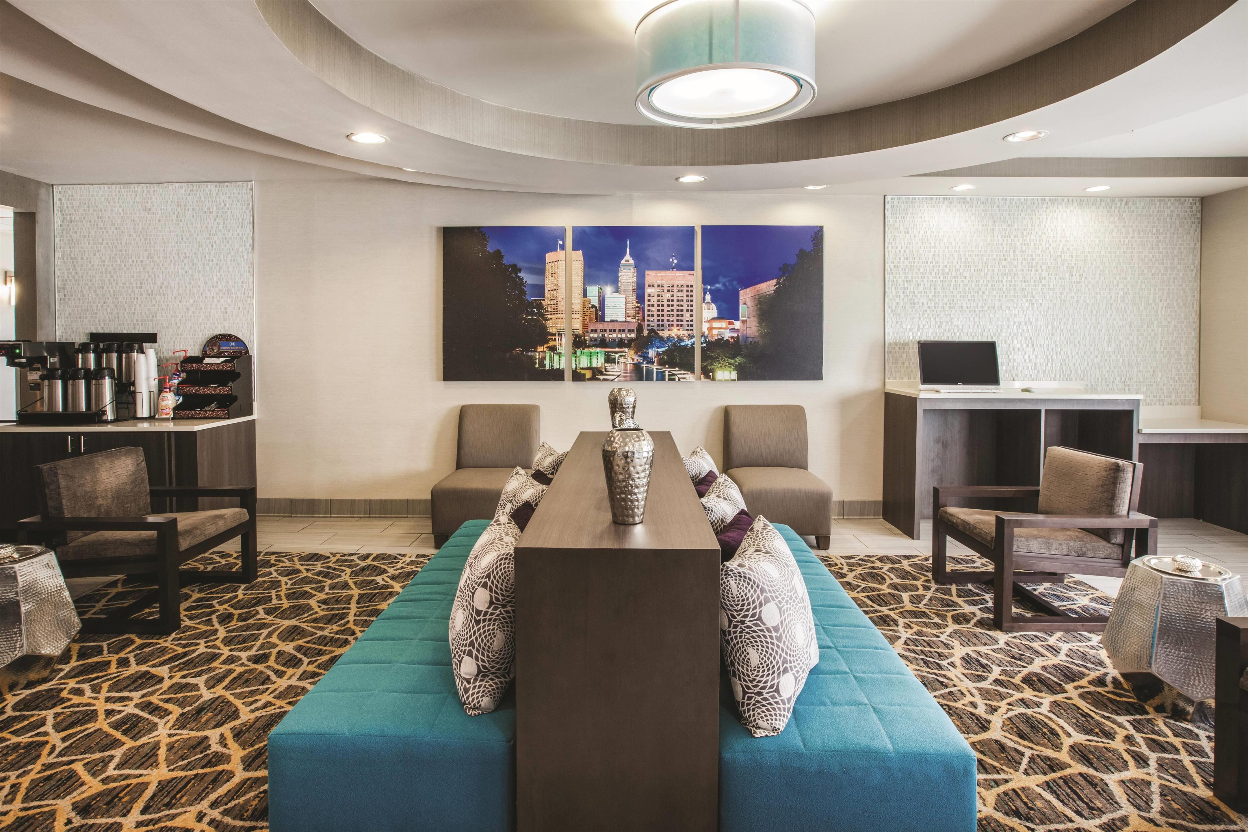 Lobby | La Quinta Inn by Wyndham Indianapolis North at Pyramids