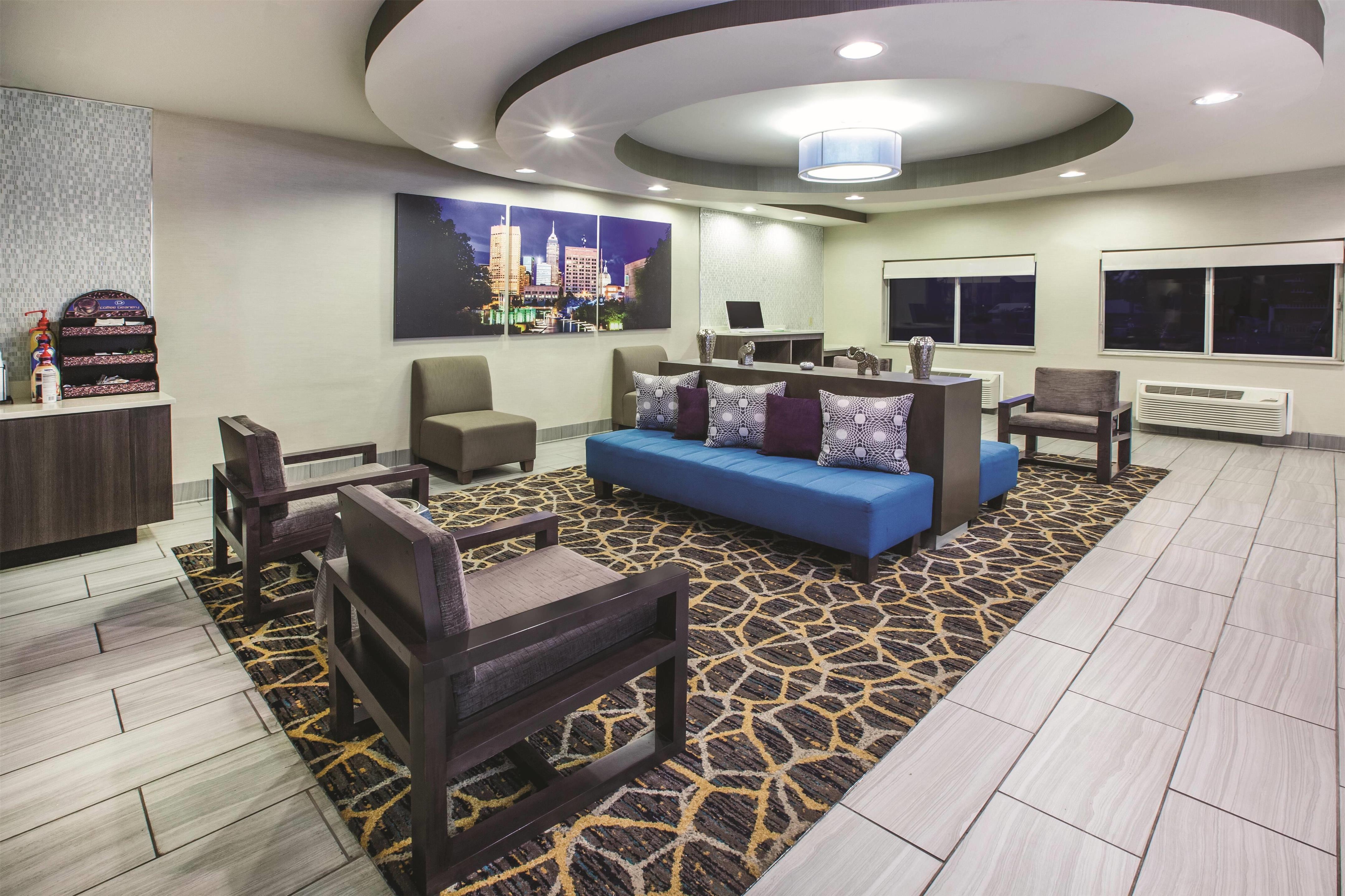 Lobby | La Quinta Inn by Wyndham Indianapolis North at Pyramids