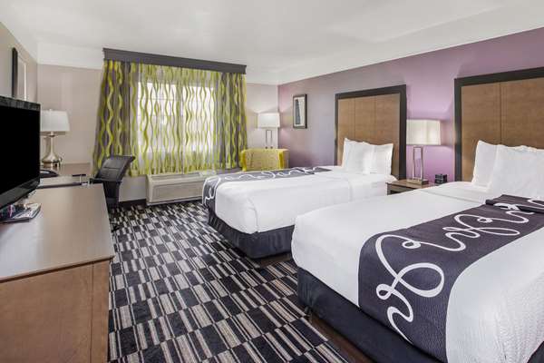  - La Quinta Inn & Suites Salida - CA 99, Exit 233