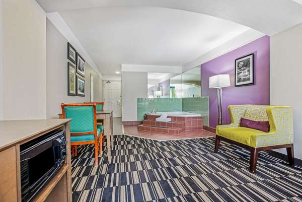 Suite - La Quinta Inn & Suites Salida - CA 99, Exit 233