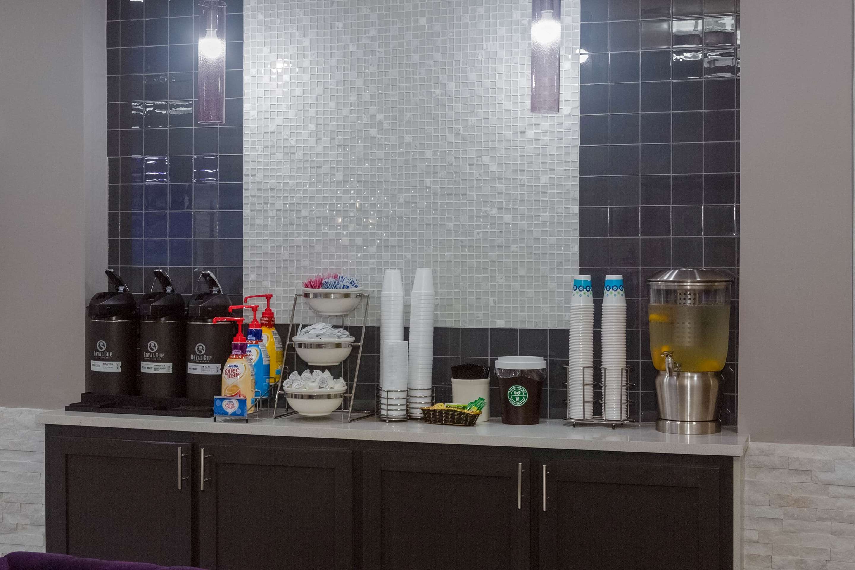 Property amenity | La Quinta by Wyndham Mobile - Daphne