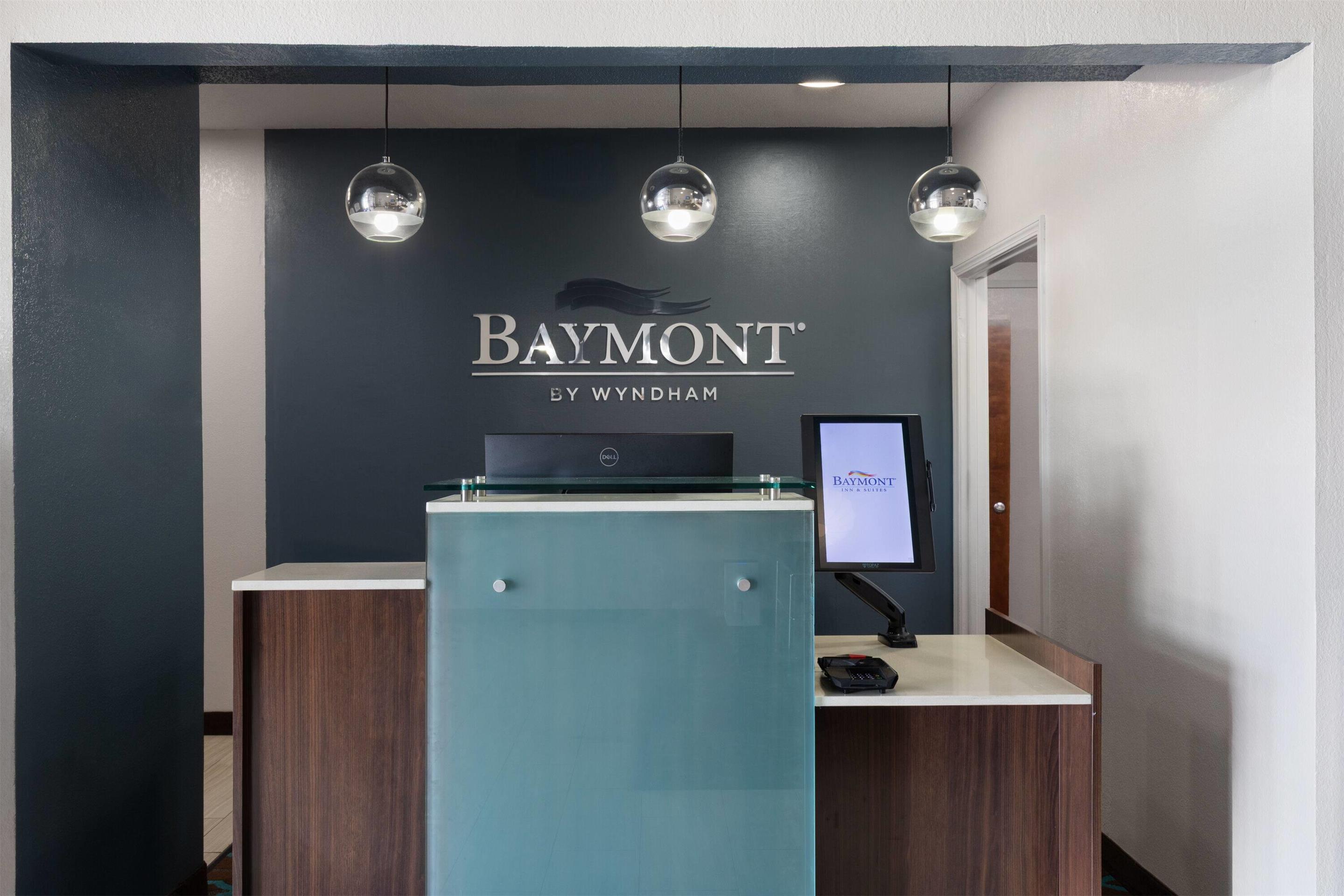 Reception | La Quinta Inn by Wyndham Moss Point - Pascagoula