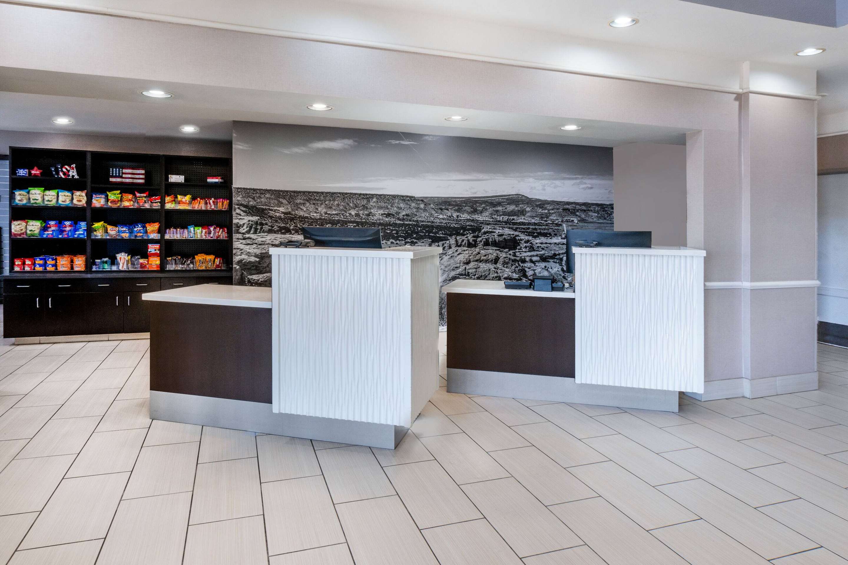 Reception | La Quinta Inn & Suites by Wyndham Roswell