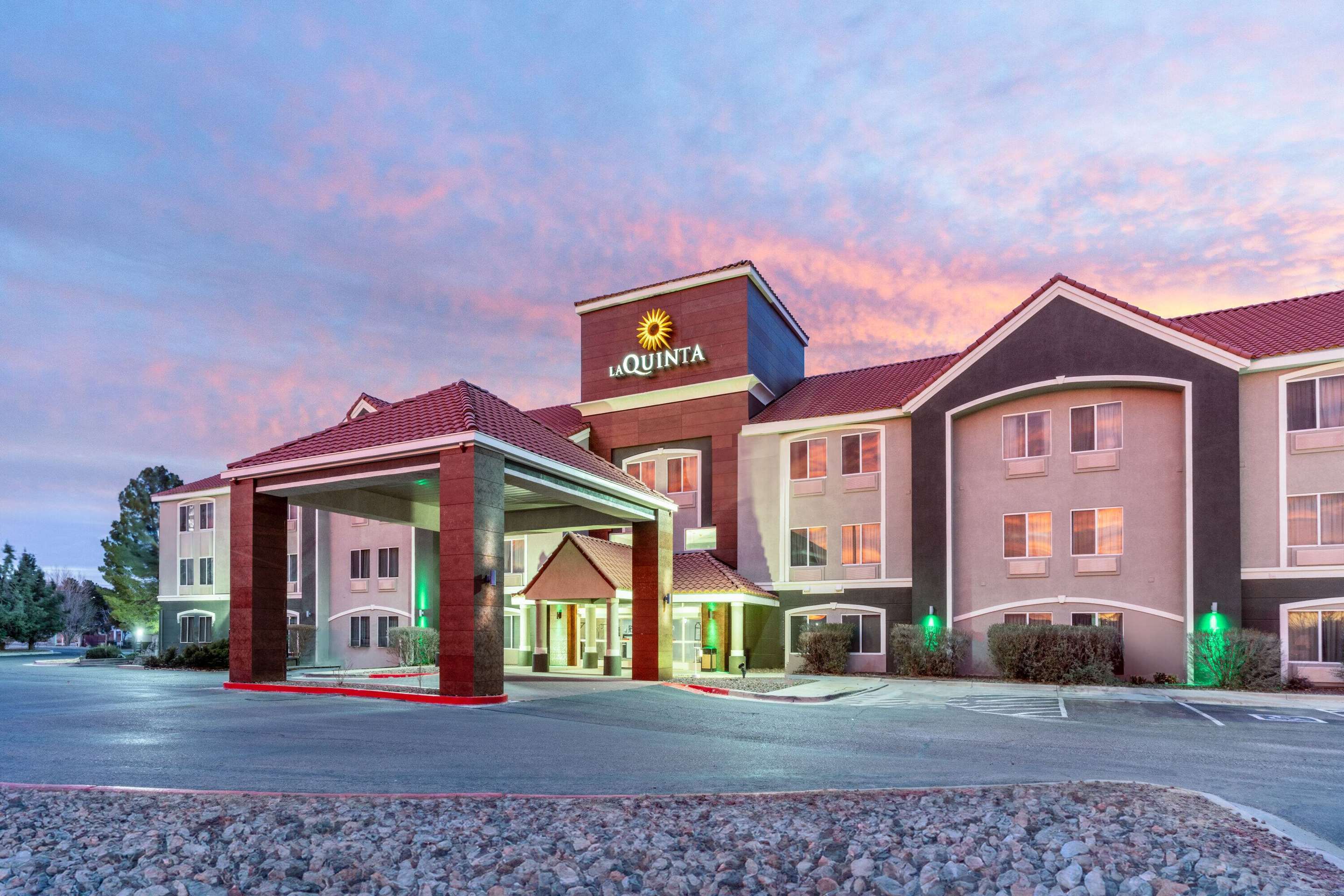 Exterior | La Quinta Inn & Suites by Wyndham Roswell