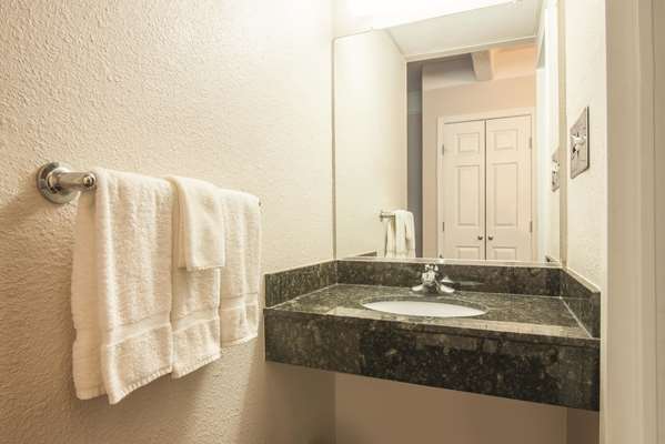  - La Quinta Inn & Suites Silverthorne - I-70, Exit 205