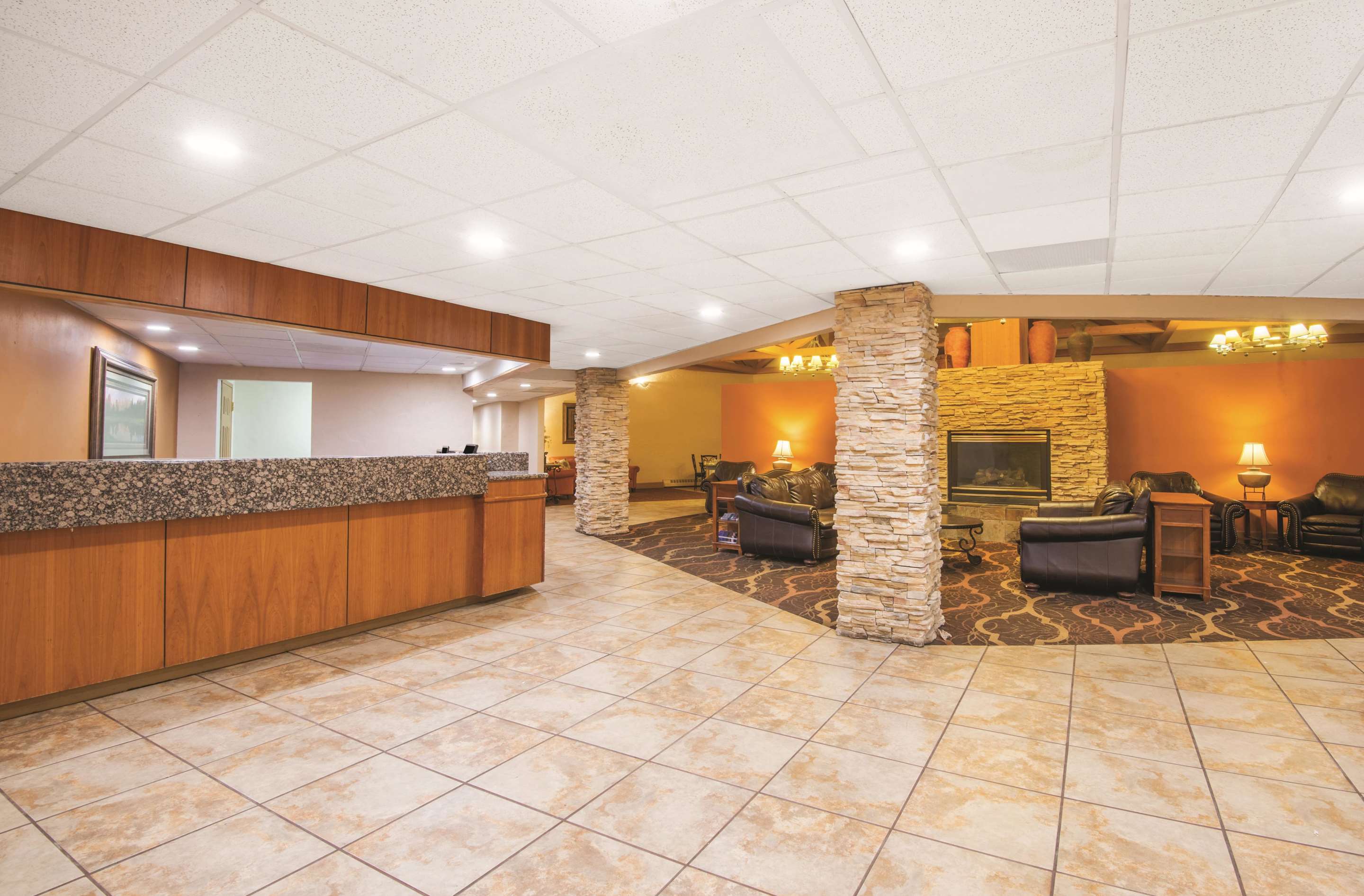 Lobby | La Quinta Inn & Suites by Wyndham Silverthorne - Summit Co